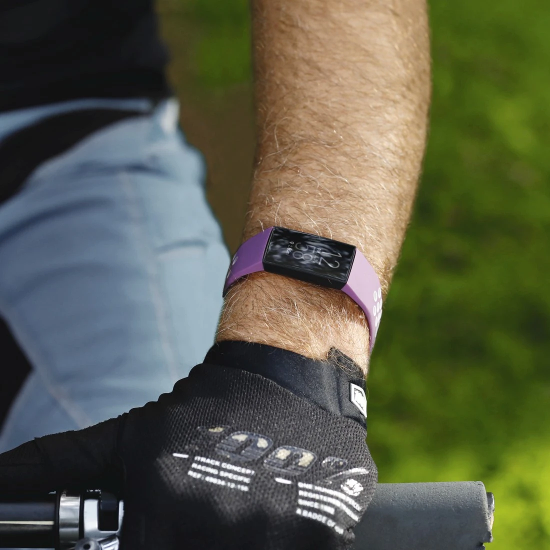 Sportarmband für Fitbit Charge 3/4, atmungsaktives Uhrenarmband, Lila/Grau  | Hama