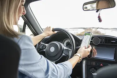Dein Handy mit dem Autoradio verbinden: So klappt's mit Bluetooth