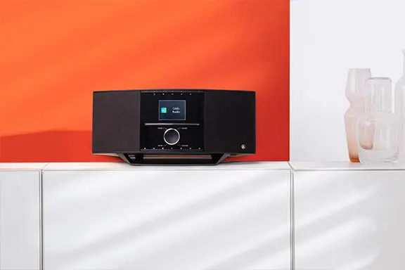 Das Radio DIR3510 (00054239) in der Wohnung.